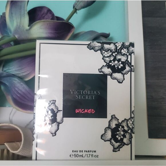 Victoria's Secret Wicked - Picture 2 of 5